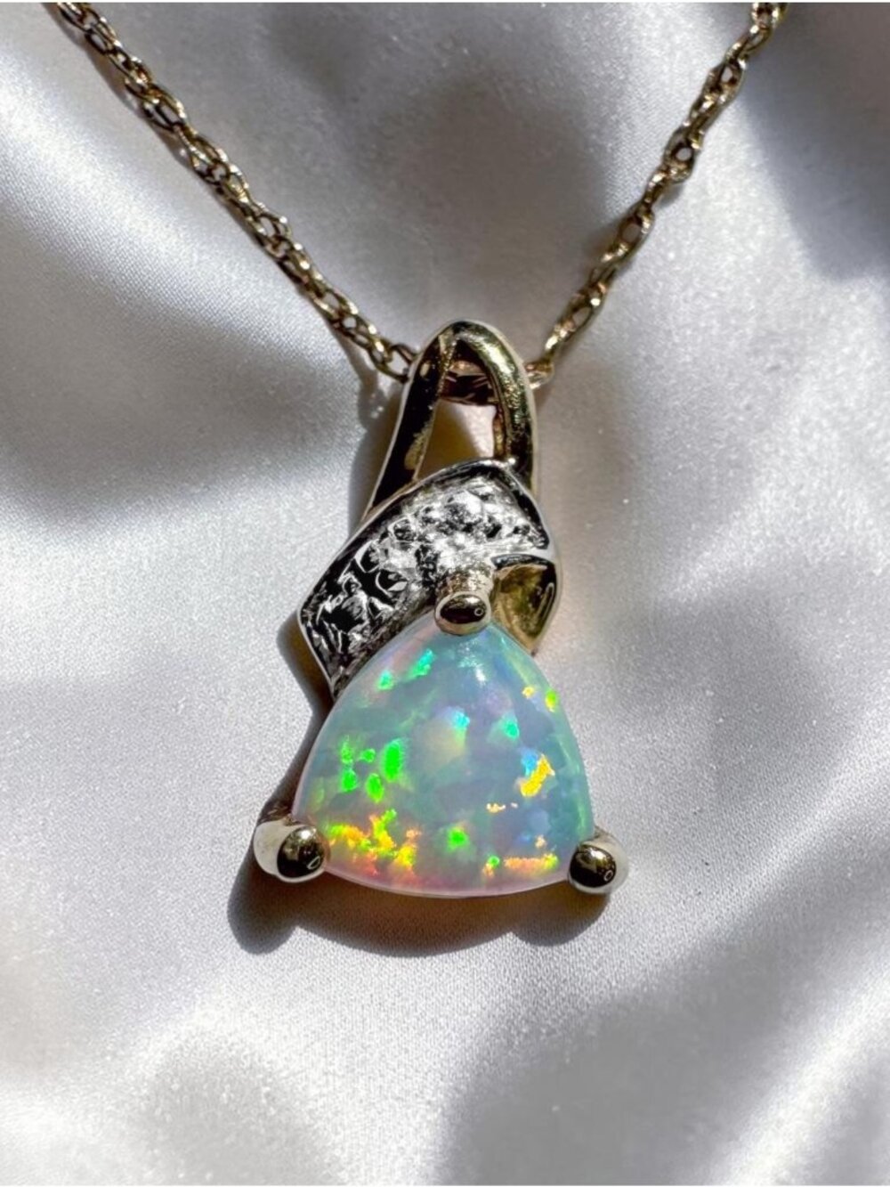 10K Gold Rainbow Opal & Diamond Necklace - 22" -Vintage Birthstone Pendant 1.2g